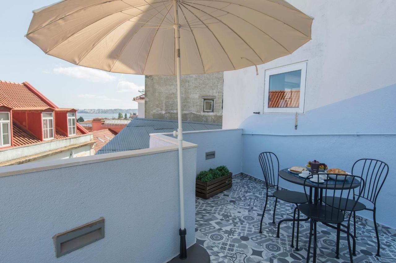 Terrace & River View In Alfama Lissabon
